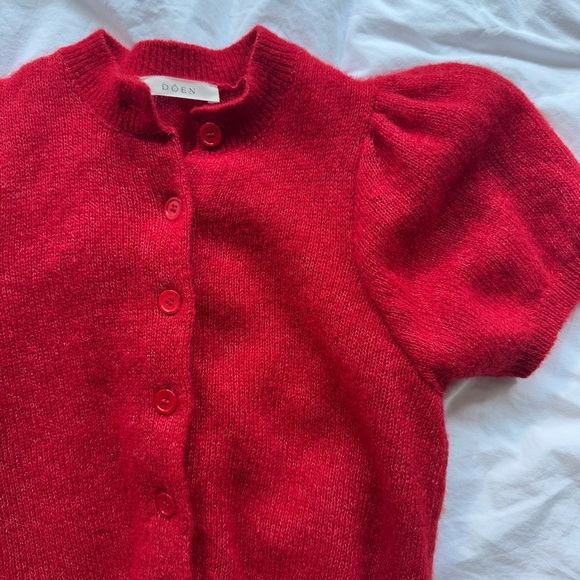 red doen cardigan 🍎 - Picture 5 of 9